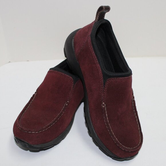 Lands' End Shoes - Land’s End 6 1/2B Women's Burgundy and Black Sole Slip On Shoes With Pull On Tab